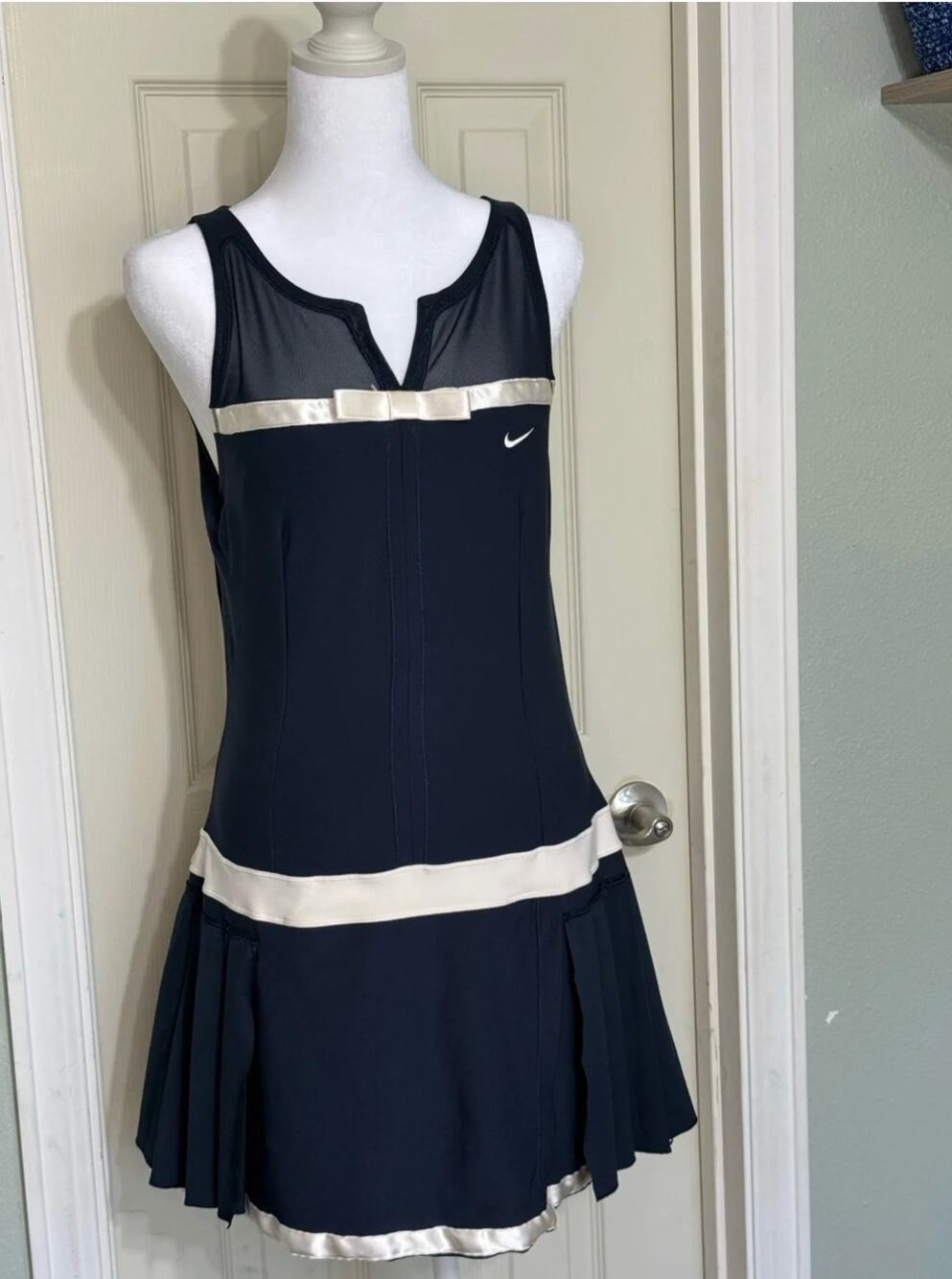 NIKE MARIA SHARAPOVA NAVY BLUE & SATIN TRIM GORGEOUS TENNIS DRESS